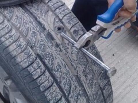 小伙发明的“防扎胎神器”确实很厉害，高手在人间呐