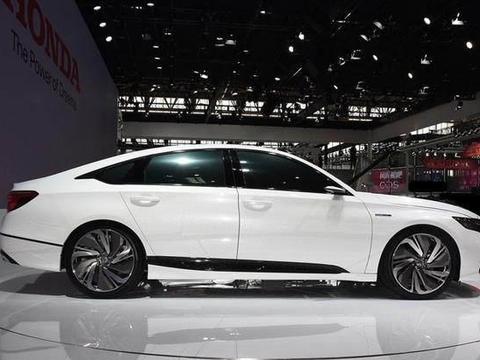 新车比雅阁漂亮，2.4L+8AT，比凯美瑞上档次，要翻身了！