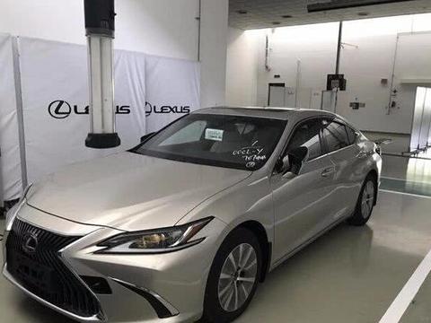 全新雷克萨斯ES200实车曝光！采用凯美瑞2.0L发动机，或30万起？