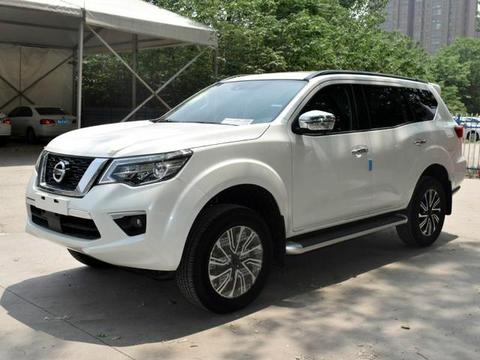 买不起汉兰达不要紧，这车有山寨霸道之称，配2.5L四驱，仅17万