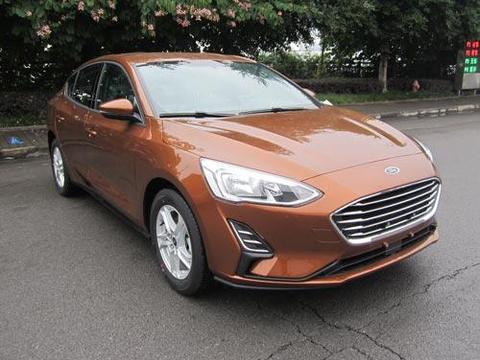 长安福特全新福克斯申报图曝光 轴距加长57mm