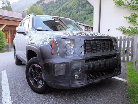 Jeep新款自由侠亮相，传统设计熟悉味道！