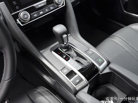 油耗4毛配6气囊，ESP+胎压 这车13万起步但品质动力均是同级第一