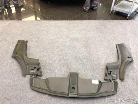 土豪把刚提18款新卡宴拆得七零八落，网友：只有真爱粉才敢这么干