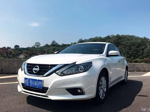 日产天籁价格触底了！降2万5仅15万，配2.0L加CVT，比迈腾更舒适