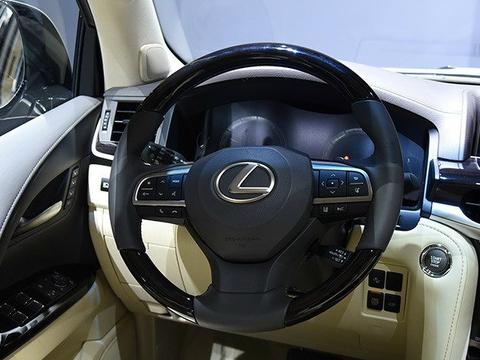 全球方向盘最豪华的4大五座SUV，兰博基尼第三