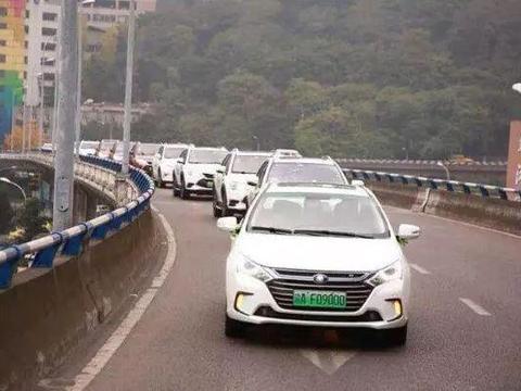 开着这些车在限行首日的重庆城自由驰骋很有优越感