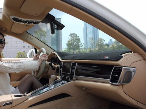 为啥那么多人喜欢开保时捷卡宴？今天终于知道了答案