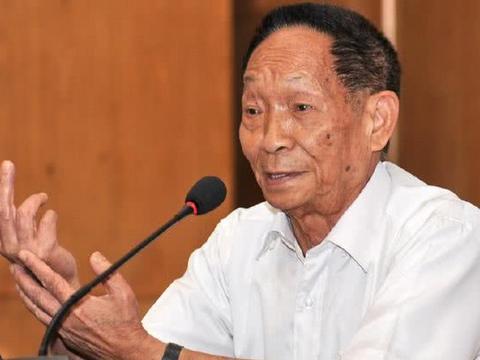 他身价1008.9亿元，养活了14亿国人，历经五台座驾，三台是国产车