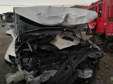 考虑安全性买了长城车，经历了一次高速车祸，车主：这车没买错！