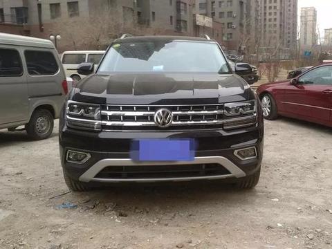 途昂新车提车作业，车主：看了很多车，最后还是买了途昂！