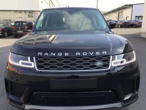 路虎揽胜运动展现雄浑的动感形象