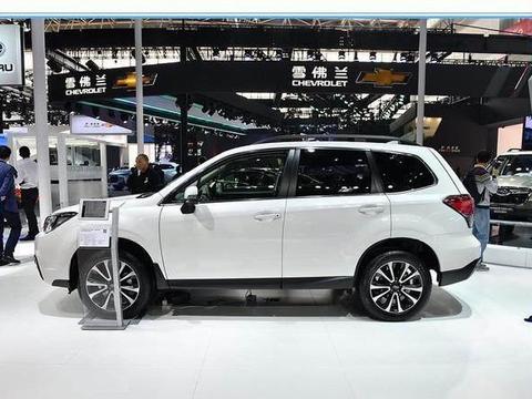 内饰铃木刮目相看，颜值超途观，买昂科威不如等它，配四驱仅24万