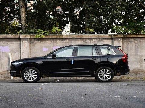 8AT加全时四驱，车身尺寸超越宝马X5，这款大型SUV再降12万