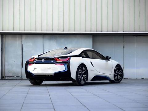 宝马i8成为孤例 不换代不降价 1.5L超跑或成历史 后继车型更怪异