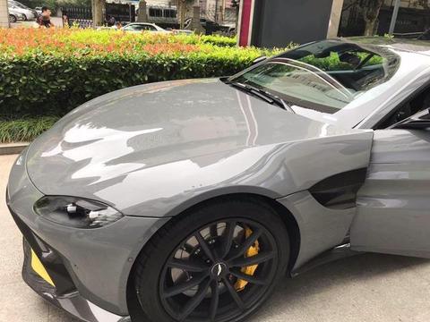 华东首台，马丁最便宜的跑车，选了80万配置