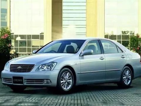 丰田皇冠明年国内停产，亚洲龙接替，联合凯美瑞竞争迈腾、帕萨特