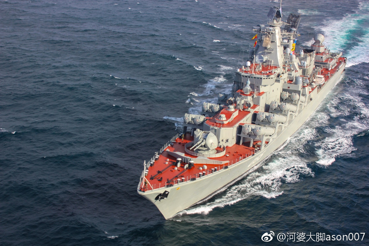俄罗斯海军北方舰队舰艇编队从北莫尔斯克前往喀琅施塔得参加海军节庆