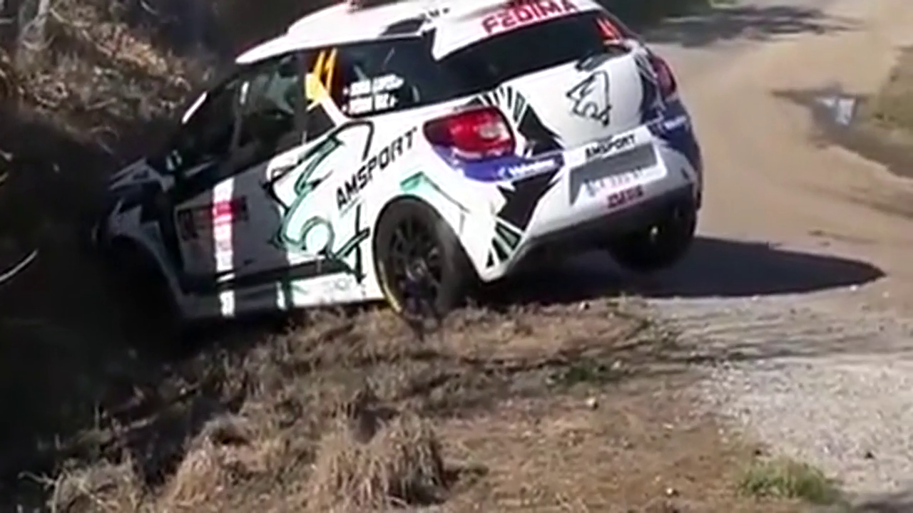 厉害了，WRC拉力赛 全程都不要命了红牛你敢拼我就赞助