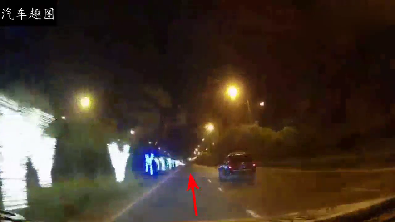 逆行电动车这样冲过来，换作是谁都躲不过去！