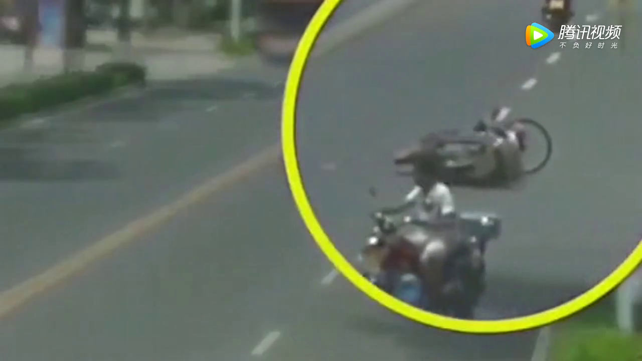 女子骑电动车撞人后，逃逸3次没跑掉