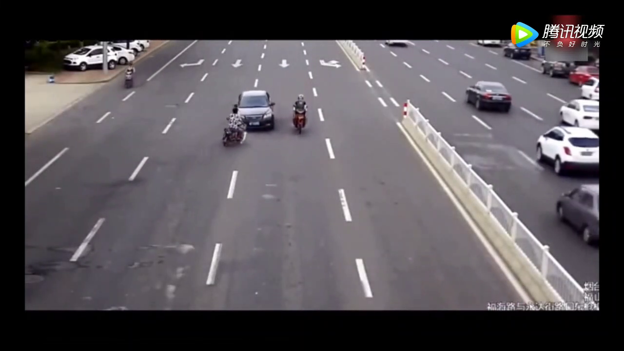 这么多人恨电动车是有原因的，自己没了活命机会，也害了轿车