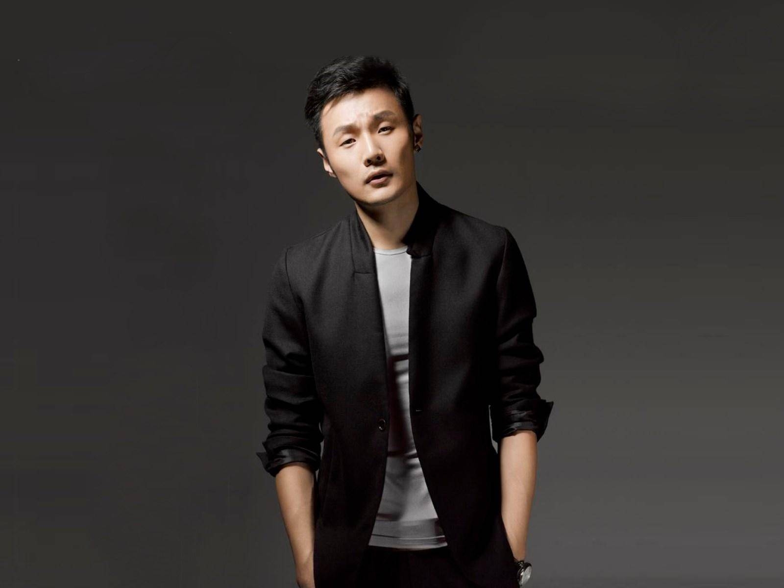 李荣浩:一个人就是一支队伍,网友评论:谁也别想赚他的钱!