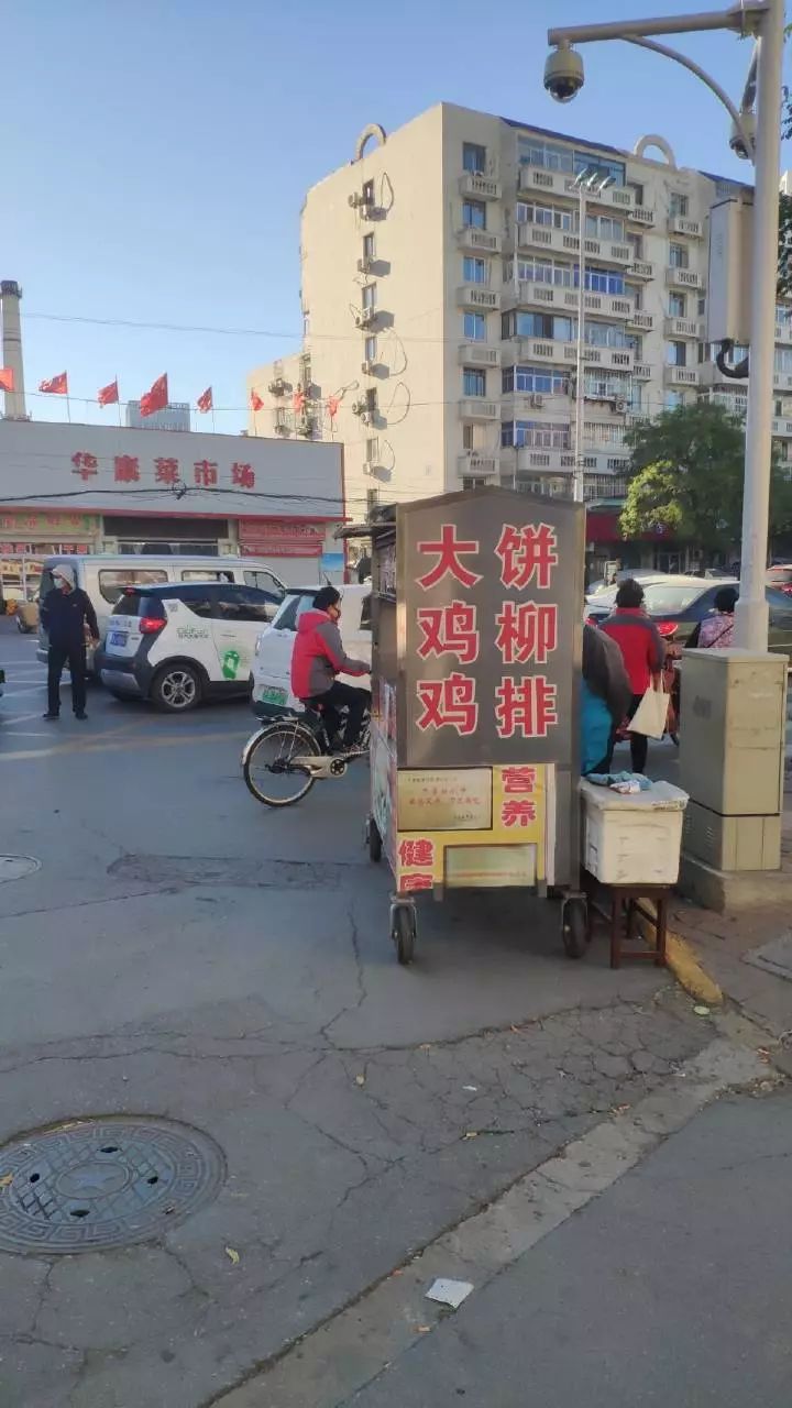 囧哥:为什么歪果仁要在万圣节cos美团和饿了么外卖小哥