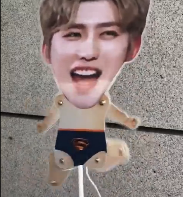 蔡徐坤稳居明星榜第一名!粉丝发掘撩坤神器