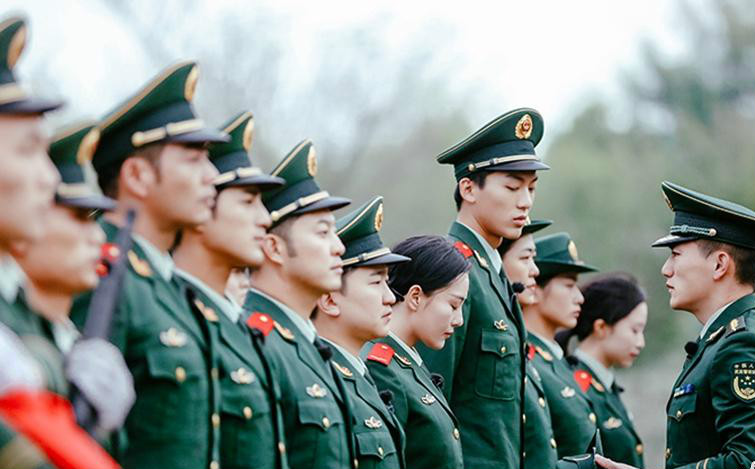 奇兵神犬离别篇:何捷深情一眼挚爱万年,眼神说