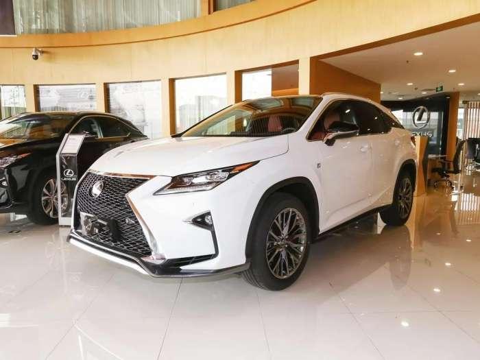 雷克萨斯终于爆发! 比奔驰漂亮, 车重2吨配6AT, 后悔买汉兰达!