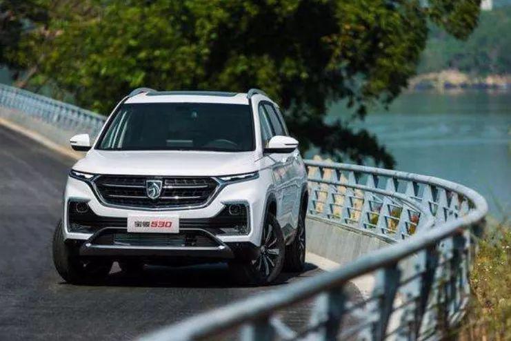 中国车市第一黑马，一款车上市一年夺冠SUV，推宝骏530搅翻市场