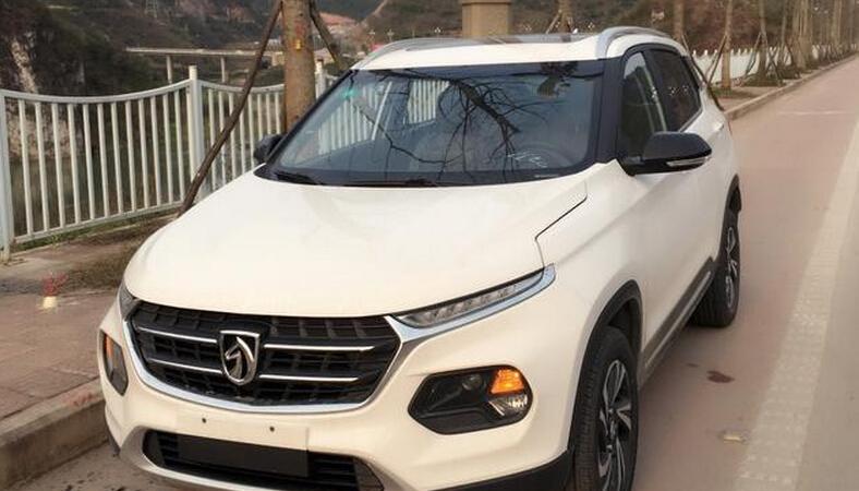 最火爆国产车SUV, 月月销量冠军, 车标丑到无底线?