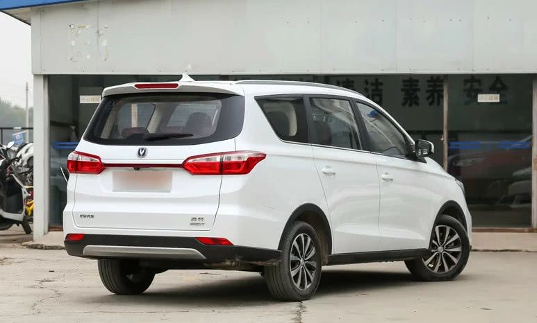 1.5T+爱信6AT,9万落地能开走,却卖不过宋MAX零头!