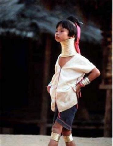 缅甸“长颈族”, 女性最多的戴25层项圈