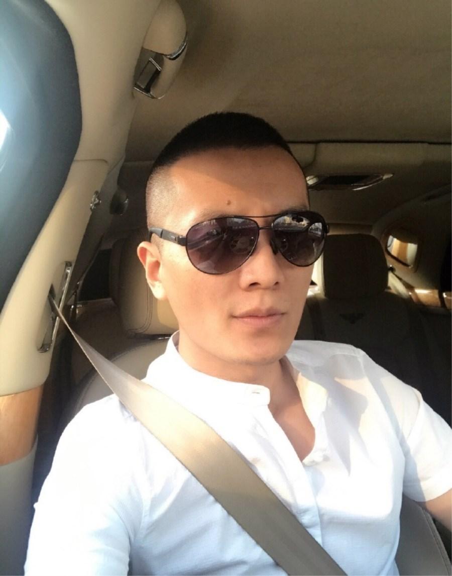 YY两大神豪战神胡和七夜互怼,战神胡获众多主