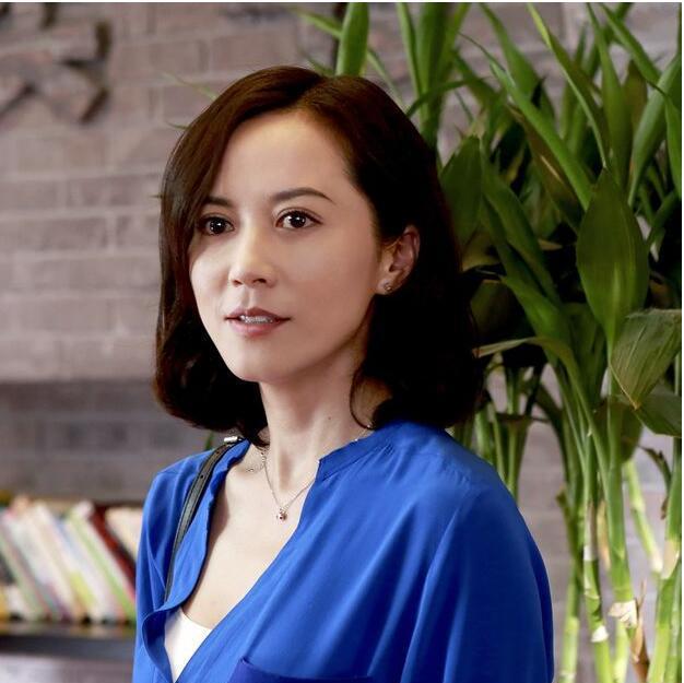 俞飞鸿用气质赢了时光, 变成了现实中的惊鸿仙子!