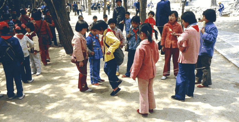 镜头下1984年的小学生想不到80后的童年是这样和现在差别很大