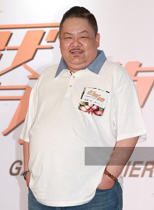 林雪晒17岁旧照,网友感慨认不出,这5个胖明星年轻时竟