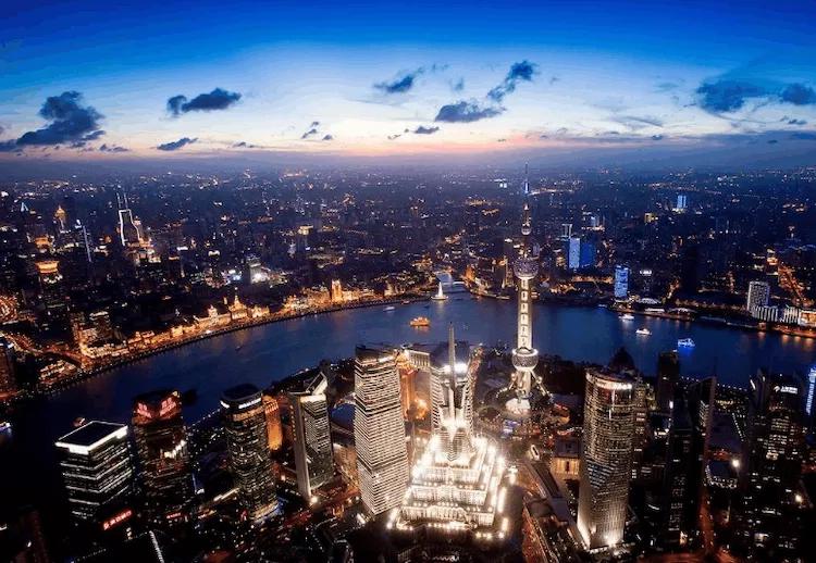 缅甸有钱人到中国下了飞机后感叹:中国城市能不能不要这么繁华