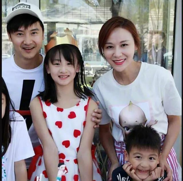 杨紫的3岁,11岁,14岁,25岁,网友:差别好大!