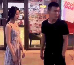 搞笑gif图片笑话段子:今天是什么节日,怎么那么