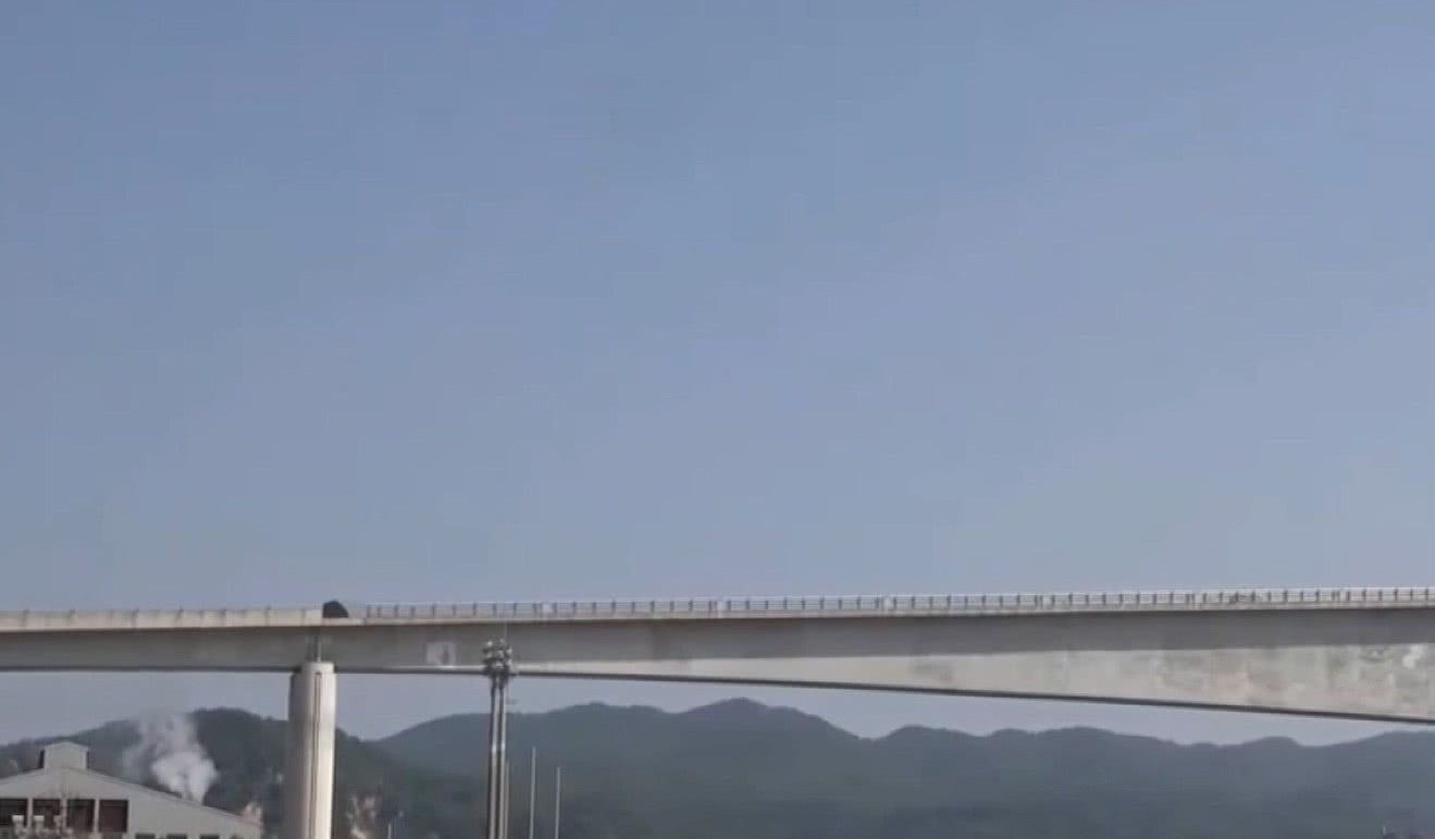 很多人说日本这座大桥是失败品,处理过的照片骗了太多人的眼睛