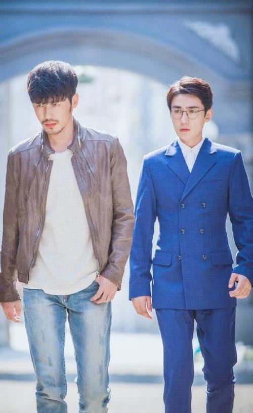 朱一龙粉丝撕毁白宇海报,并发博炫耀,网友不解