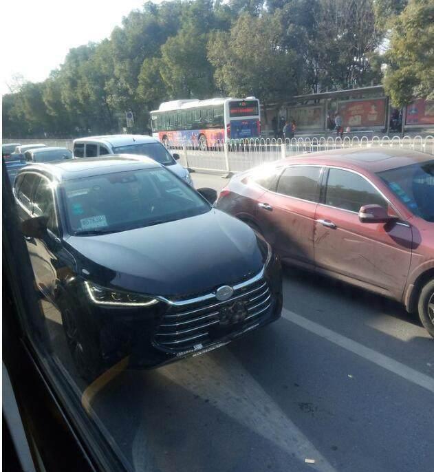 比亚迪最美SUV来袭，比VV7上档次，配四驱仅16万起，还买啥途观