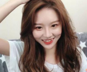 300万宾利现身地下车库,看到车主容貌时,竟然