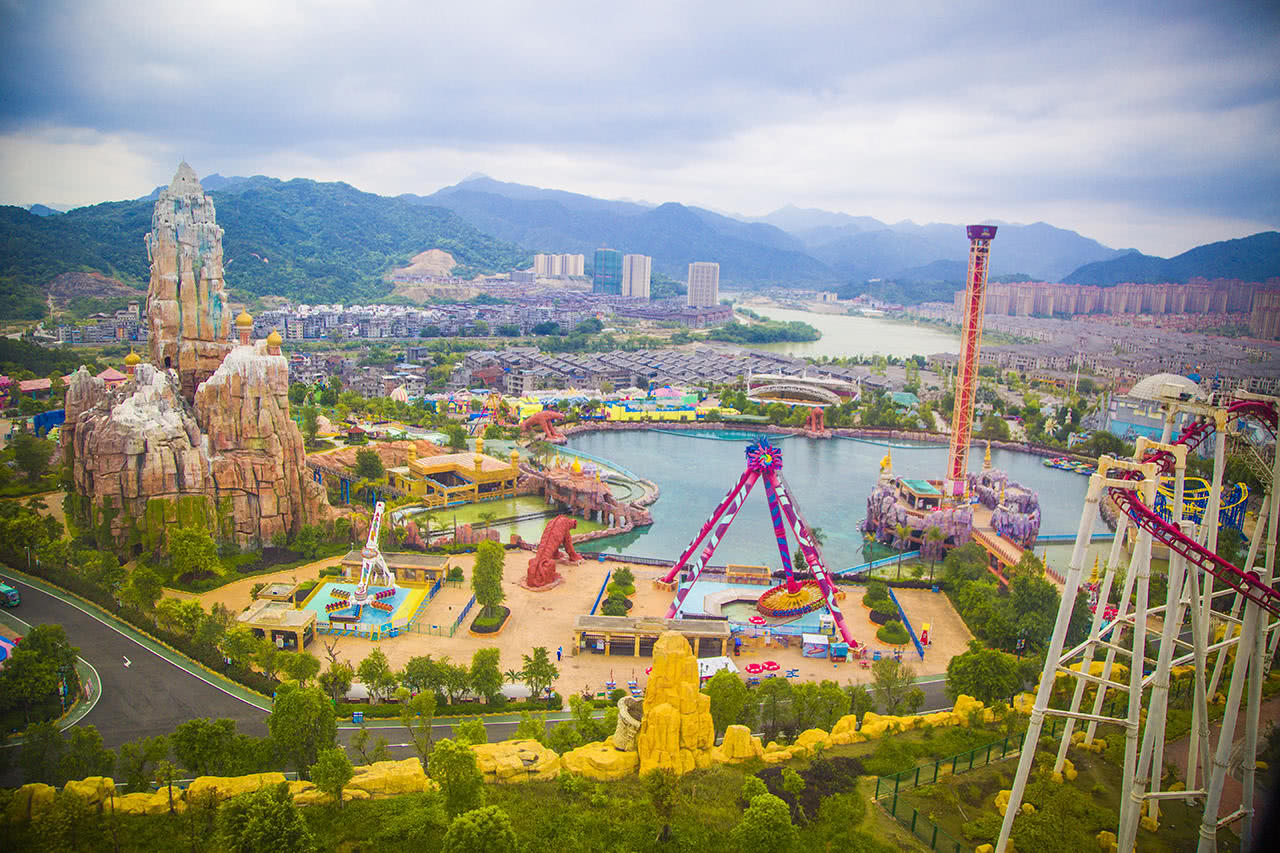 贵安欢乐世界,嗨叫声声中放飞七彩心情