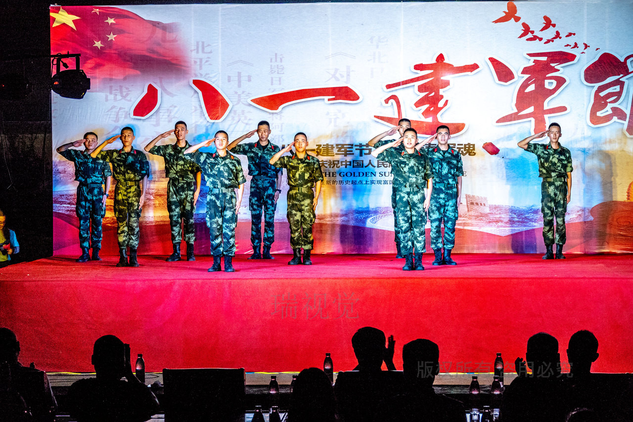 4个服役5年的武警老战士,如何度过在部队的最后一个八一建军节!