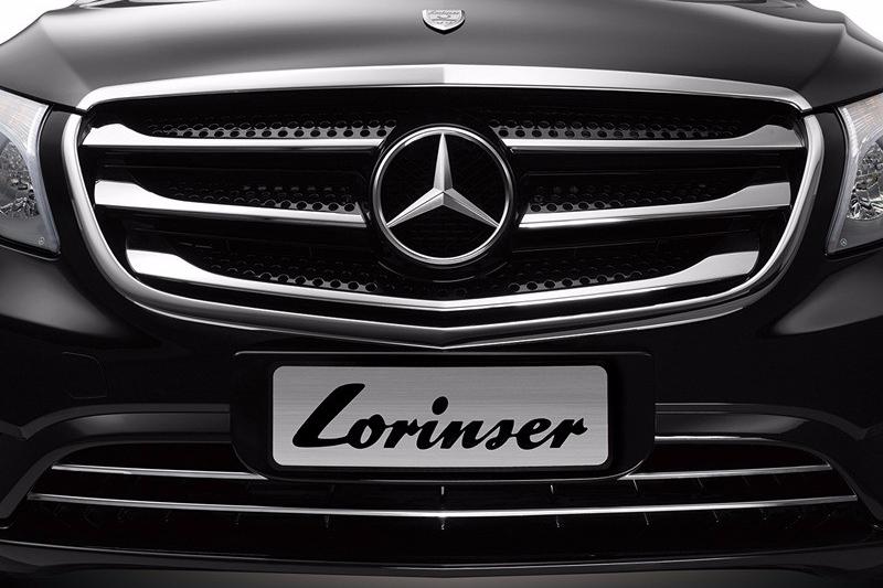 日系埃尔法与德系奔驰罗伦士被撞的对比