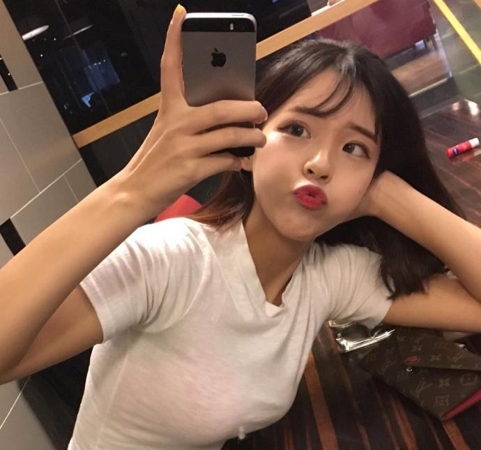 这么漂亮的小姐姐就没人管管吗? 附带美女日常穿搭!